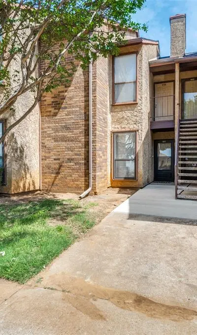 1109 Calico Lane # 1811, Arlington TX 76011 - Photo 2