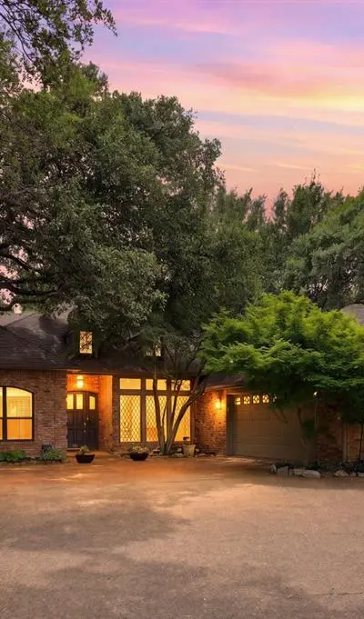 8710 Sanshire Avenue, Dallas TX 75231