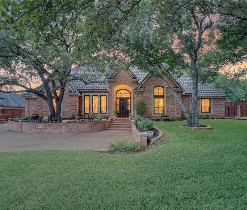 1312 Chatsworth Court E, Colleyville TX 76034