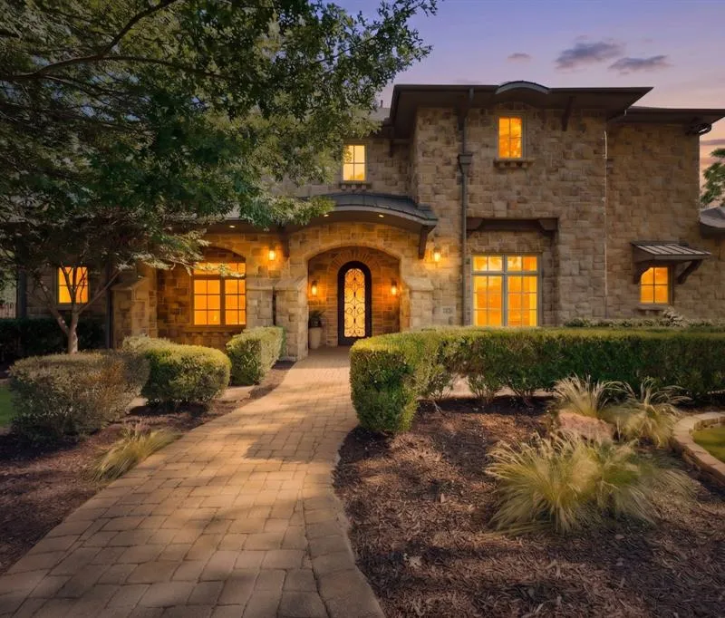 4424 Glenleigh Drive, Dallas TX 75220