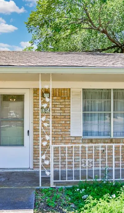 1904 Cypress Court, Gainesville TX 76240 - Photo 4