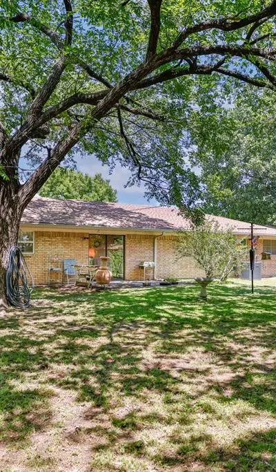 1904 Cypress Court, Gainesville TX 76240 - Photo 5