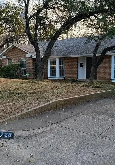 5728 Rockhill Road, Fort Worth TX 76112 - Photo 2