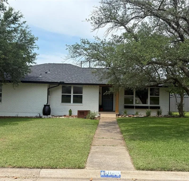 1045 Majors Drive, Mesquite TX 75149
