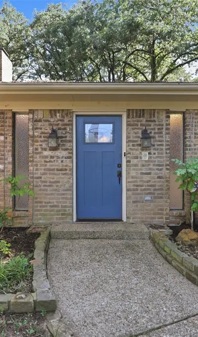 2108 Edgewood Court, Arlington TX 76013 - Photo 5