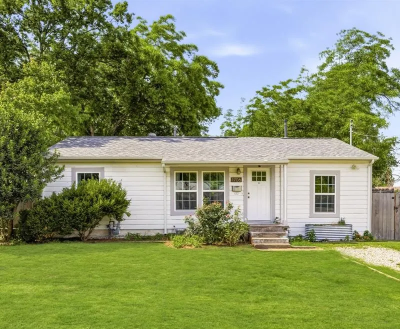 1706 Kirby Road, Carrollton TX 75006