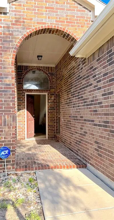 1212 Sunderland Lane, Fort Worth TX 76134 - Photo 2