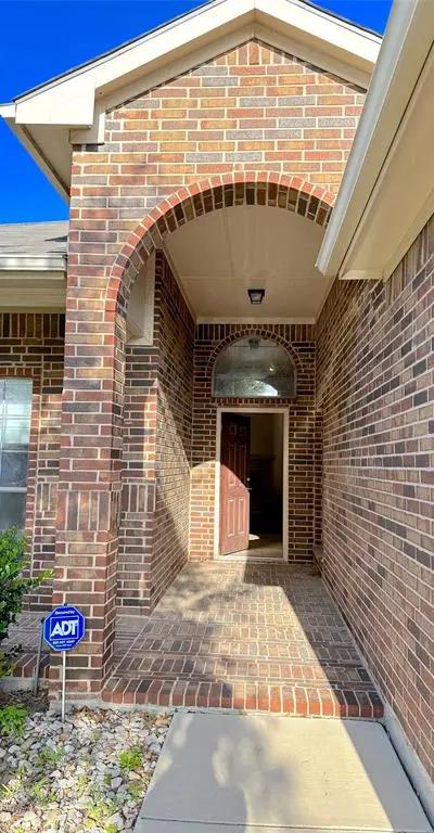 1212 Sunderland Lane, Fort Worth TX 76134 - Photo 3