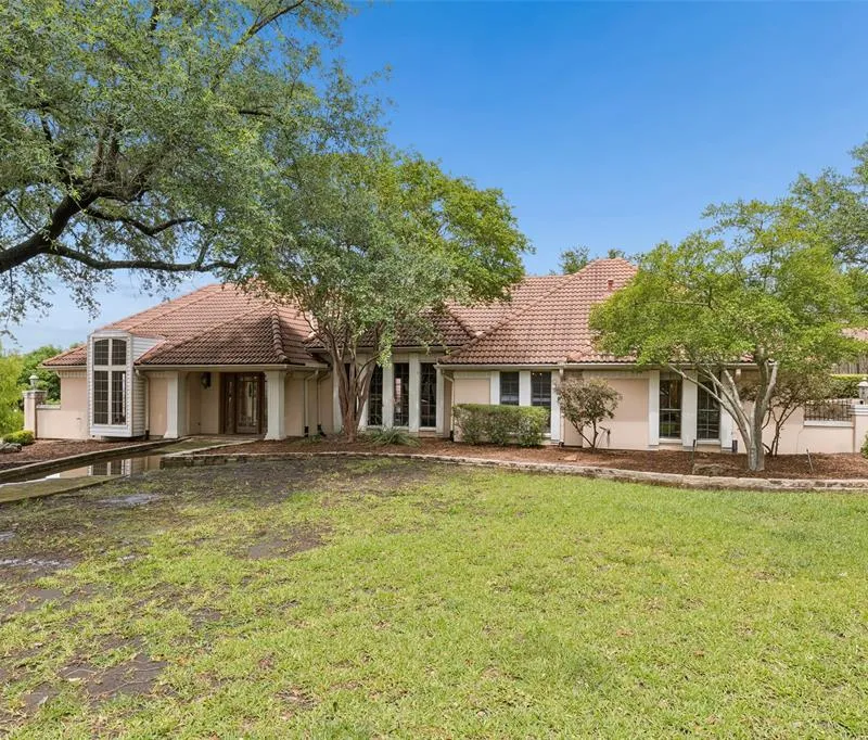 4 Eastshore Road, Heath TX 75032