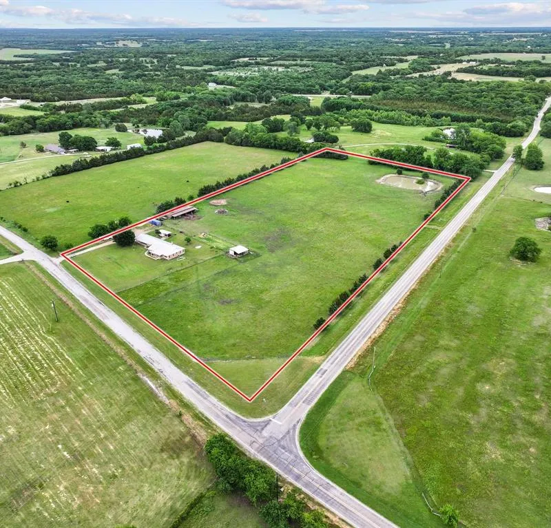 1217 County Road 4705, Leonard TX 75452