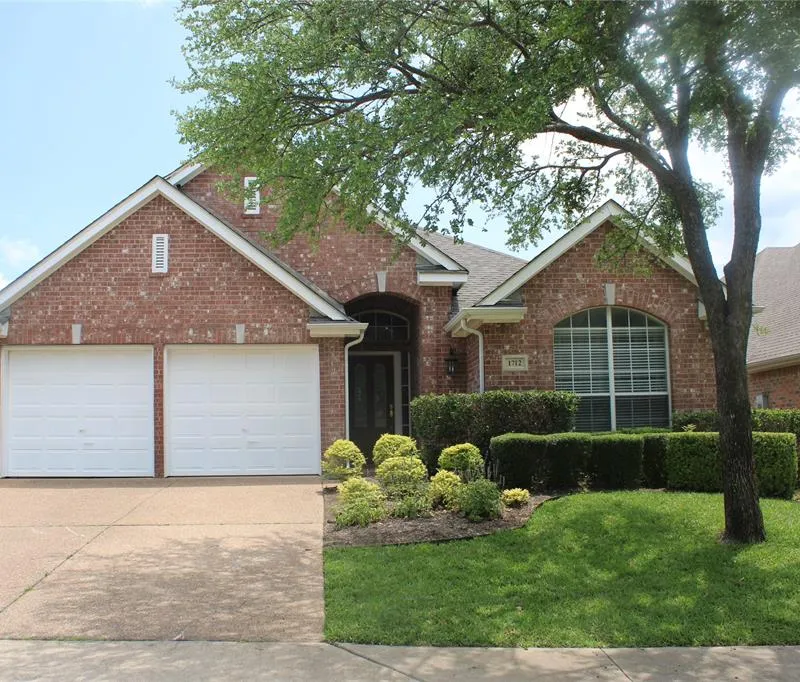 1712 Villa Court, Corinth TX 76210