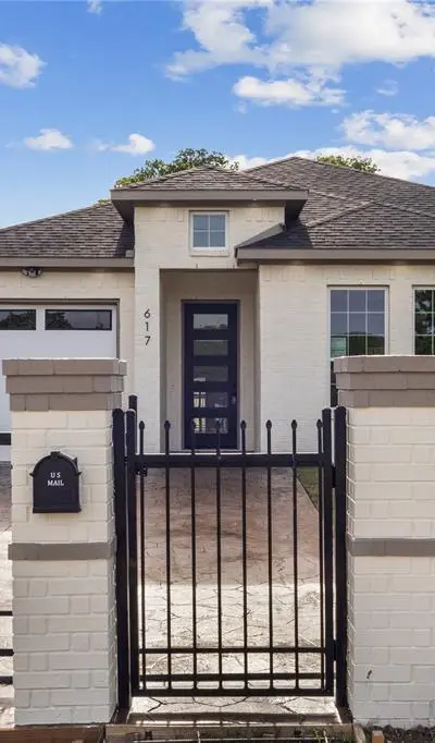 617 N DWIGHT Avenue, Dallas TX 75211 - Photo 2
