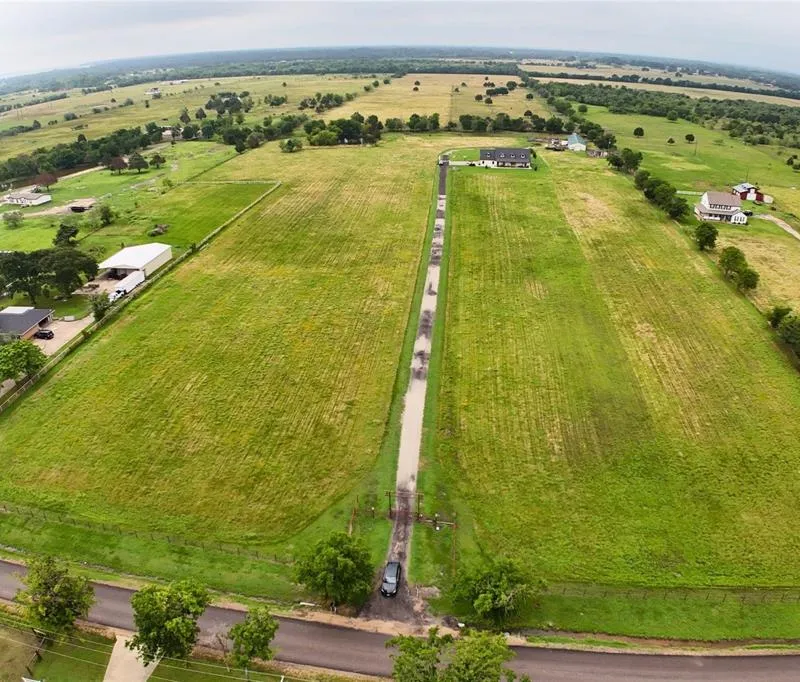 6880 County Road 4042, Kemp TX 75143