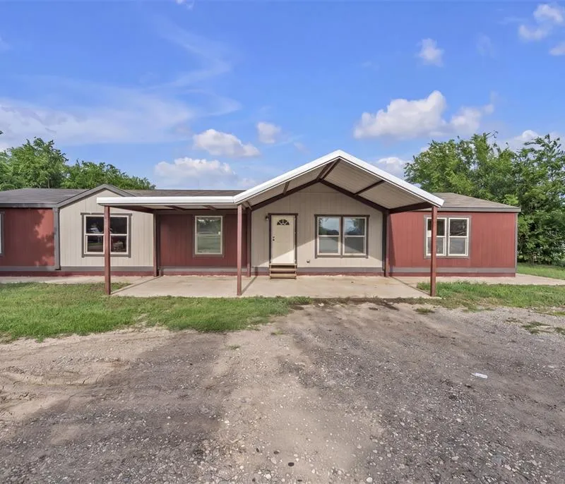 9600 High Road, Joshua TX 76058