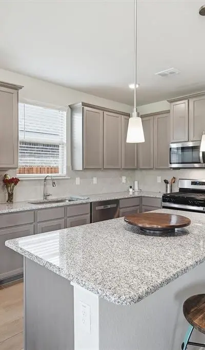 8109 KORAT, Godley TX 76044 - Photo 4