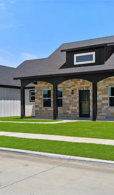 568 Highview Court, Godley TX 76134
