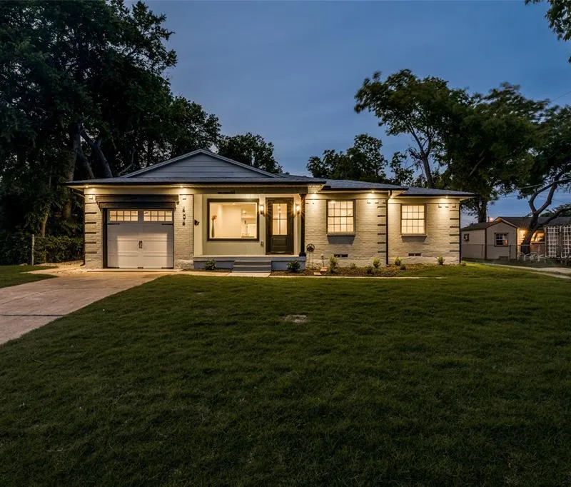 404 Jolee Street, Richardson TX 75080
