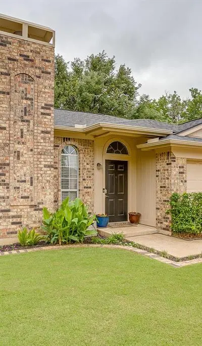 5017 Santa Fe Court, Arlington TX 76017 - Photo 2