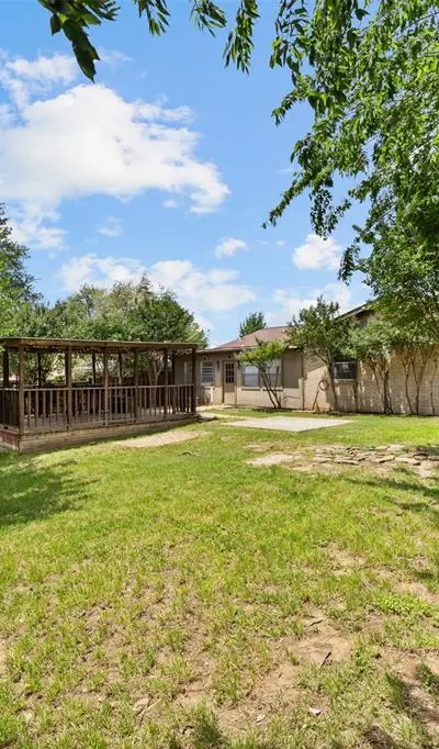 2010 Warwick Drive, Arlington TX 76015