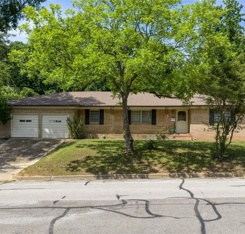 1804 Decharles Street, Tyler TX 75701