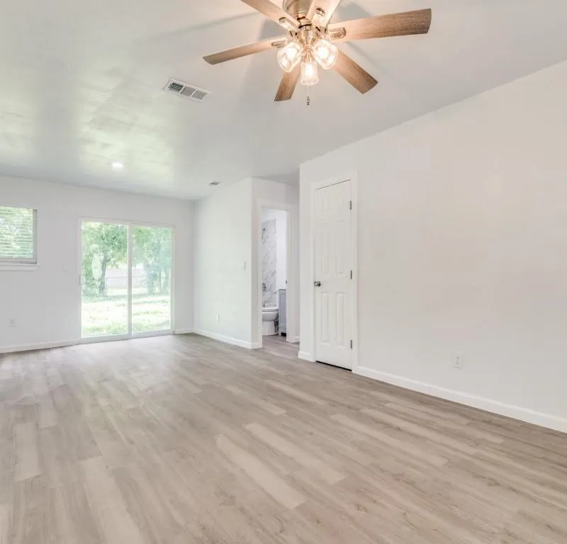 525 Moonlight Drive, Garland TX 75040