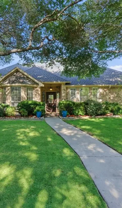 5017 River Bluff Drive, Fort Worth TX 76132