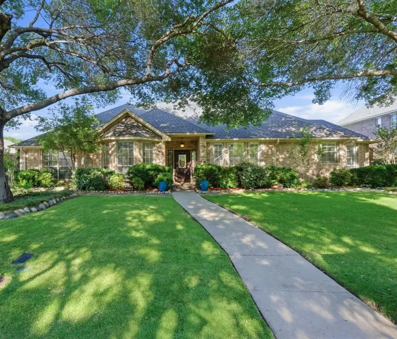 5017 River Bluff Drive, Fort Worth TX 76132