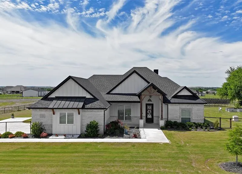 138 Chisos Drive, Decatur TX 76234
