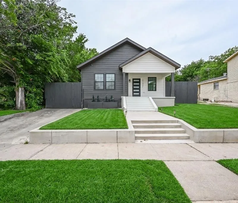 2109 Gould Avenue, Fort Worth TX 76164