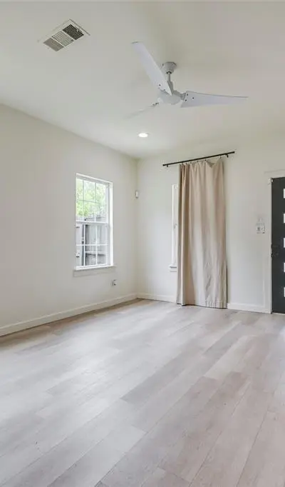 2109 Gould Avenue, Fort Worth TX 76164 - Photo 3