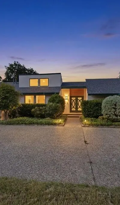 7109 Alpha Road, Dallas TX 75240