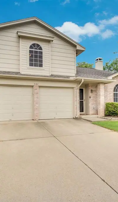 5107 Ridge Pointe Drive, Arlington TX 76017 - Photo 2