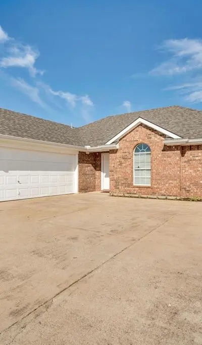 309 Shadow Bend Drive, Red Oak TX 75154 - Photo 2
