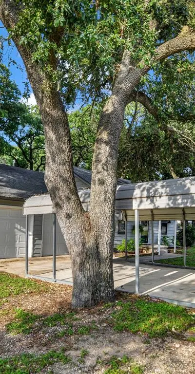 7521 Pawnee Trail, Lake Worth TX 76135 - Photo 4