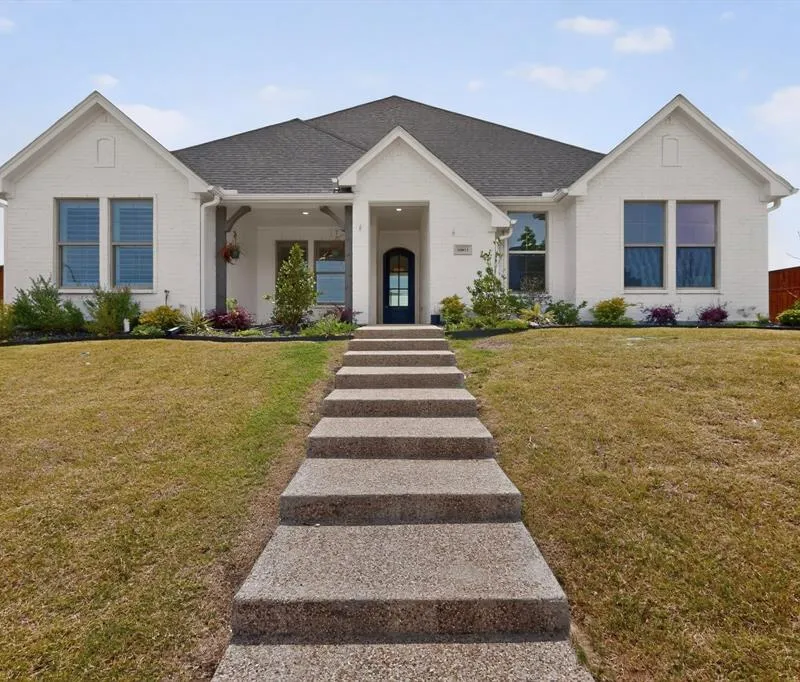 10813 Alta Sierra Drive, Benbrook TX 76126