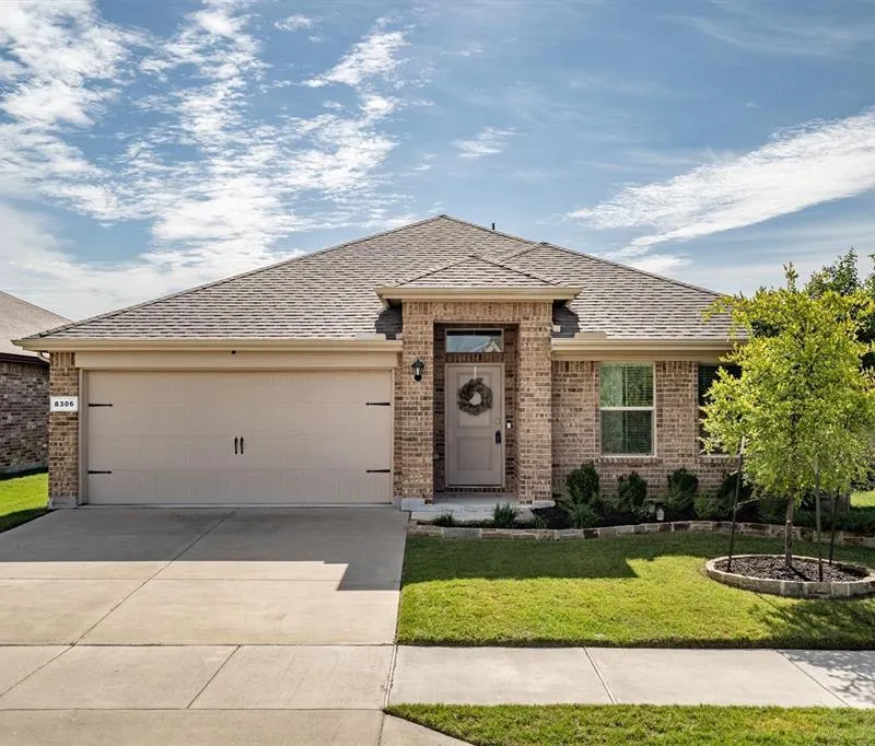 8306 Artesian Springs Drive, Fort Worth TX 76131