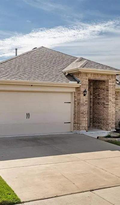 8306 Artesian Springs Drive, Fort Worth TX 76131 - Photo 2