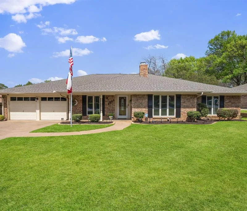 1711 Queensborough Drive, Arlington TX 76015