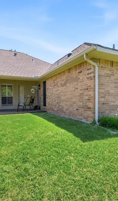 711 Sundance Trail, Irving TX 75063 - Photo 2