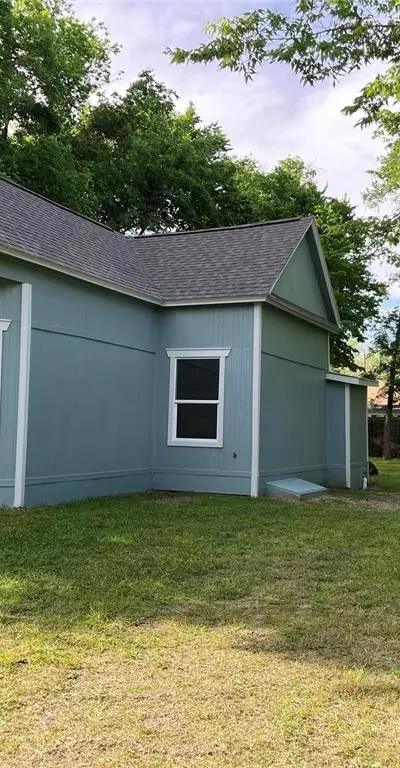 621 E 8th Street, Bonham TX 75418