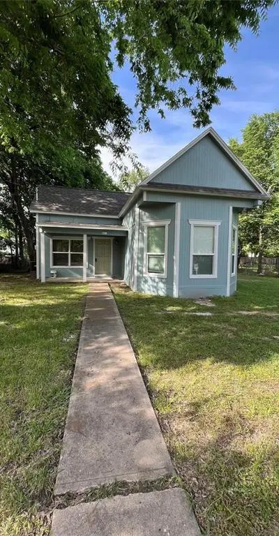 621 E 8th Street, Bonham TX 75418 - Photo 2