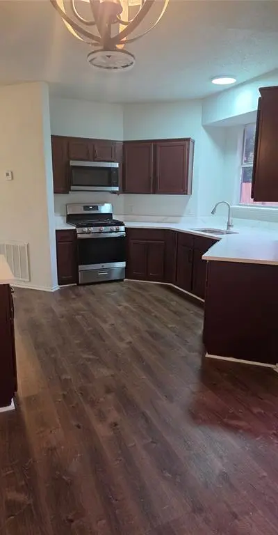 749 Rockett Lane, Cedar Hill TX 75104 - Photo 5