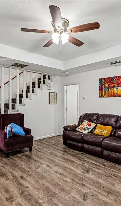 525 Rawls Circle, Irving TX 75061 - Photo 3
