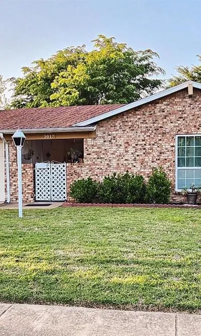 2017 Meadow Glen, Irving TX 75060