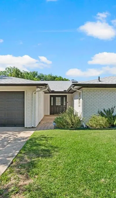652 Oak Drive, Hurst TX 76053 - Photo 2