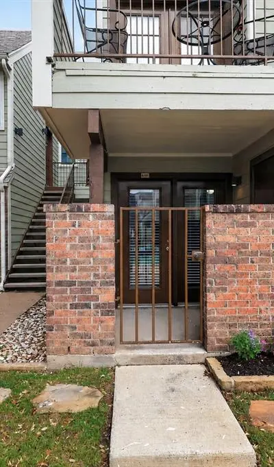 3109 Sondra Drive # 107, Fort Worth TX 76107 - Photo 2