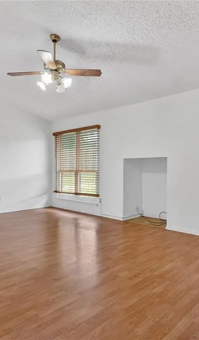 6228 Fernwood Drive, Arlington TX 76001 - Photo 3