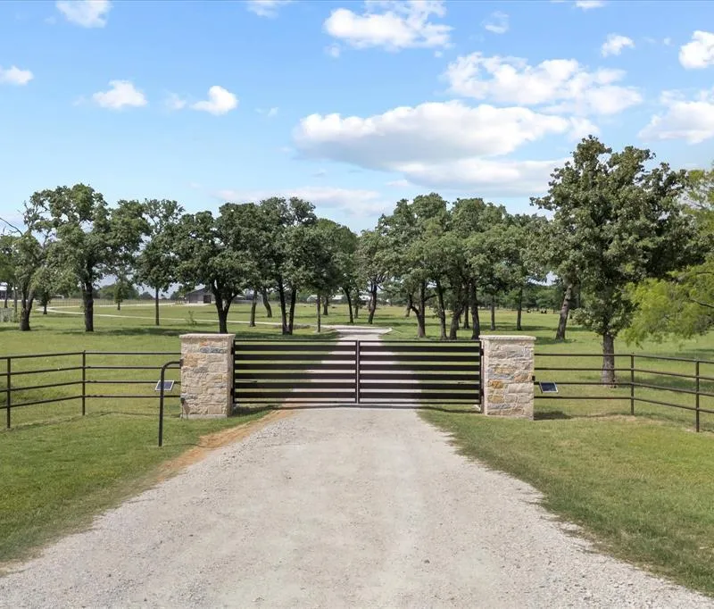 10701 Osburn Road, Pilot Point TX 76258