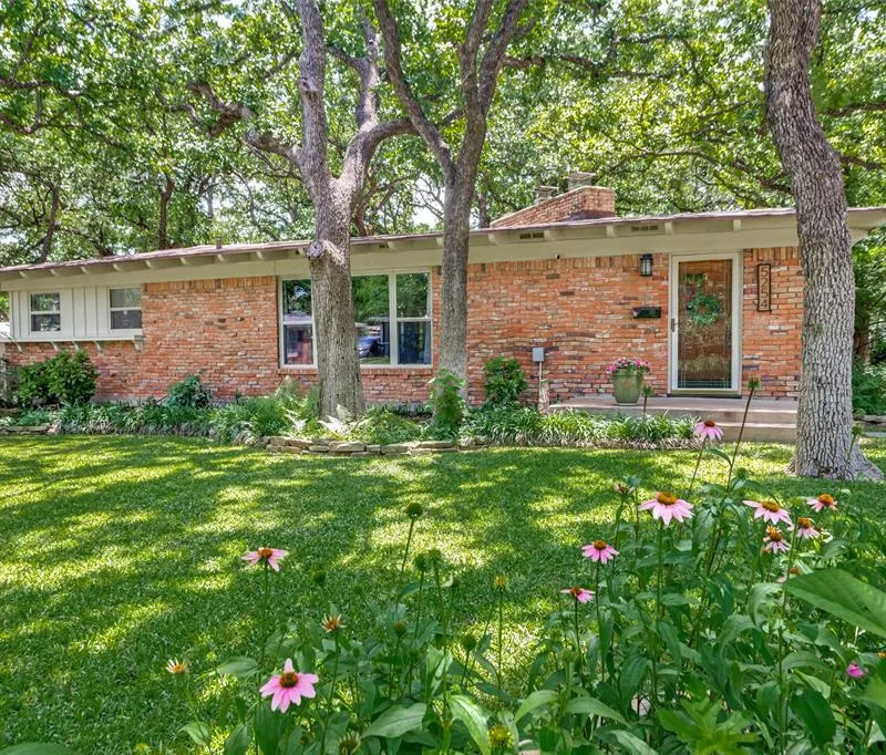 5254 Lambeth Lane, Fort Worth TX 76112