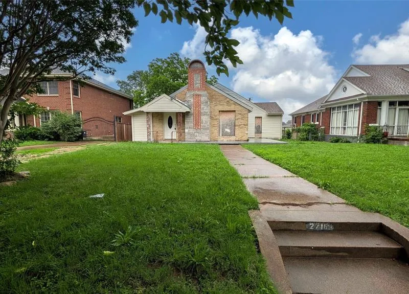 2718 South Boulevard, Dallas TX 75215